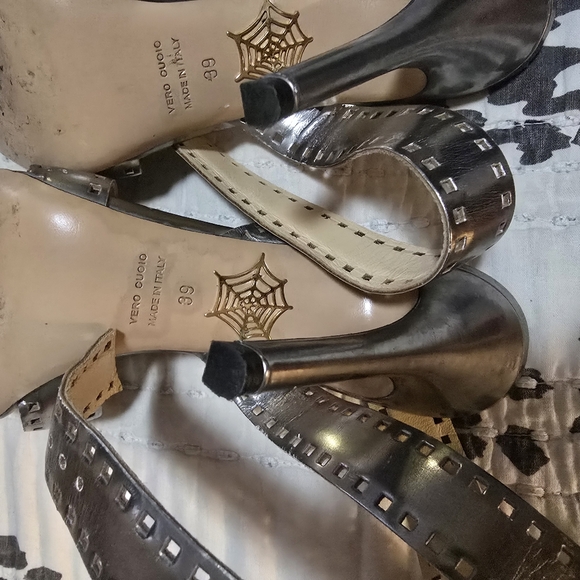 Charlotte Olympia Take 110 size 39 silver heels - Picture 4 of 6